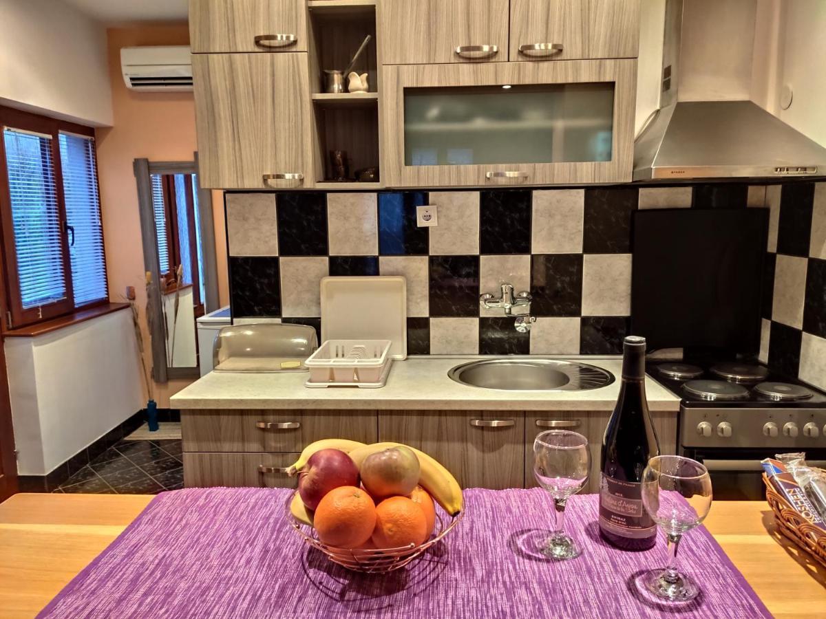 Ristic Apartment *